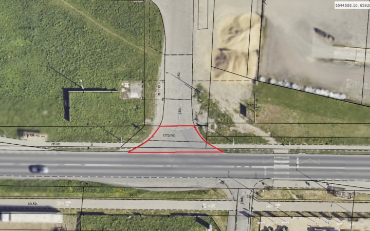 Oświęcim. Utrudnienia w ruchu na drodze krajowej 44. Poprawiana jest tarcza skrzyżowania u zbiegu ul. Fabrycznej, ul. Foksa i ul. Unii Europejskiej