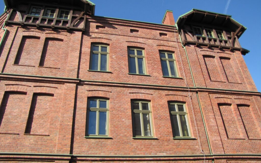 Oświęcim. Zagłosuj na odnowione kamienice przy ul. Mickiewicza 2 do 4