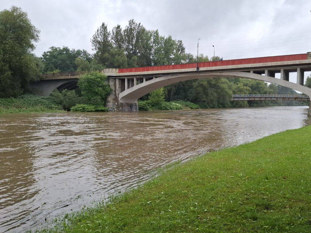 Oświęcim. Sytuacja hydrologiczna w mieście